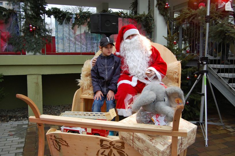 Einen großen Schlitten hat der Weihnachtsmann auch!  Foto: Wo