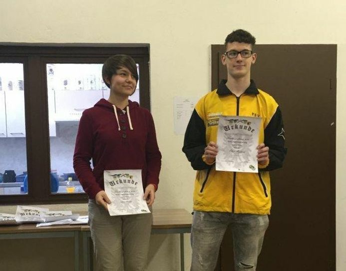 Lena Eichler (1. Jugend, 4. Gesamtwertung), Oliver Mießbach (2. Jugend). Foto: Sportschützenkreis Oberlausitz/Niederschlesien e. V.