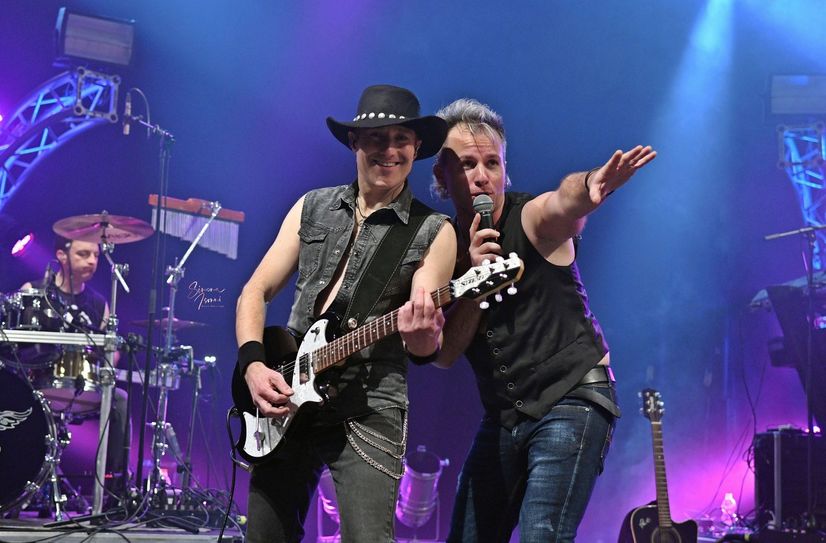 Die Bon Jovi Tribute Band »New Jersey« wird die Bühne am Schweizerhaus bespielen.
