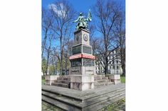 Temporäre Kunstinstallation am Sowjetischen Ehrenmal in Dresden.