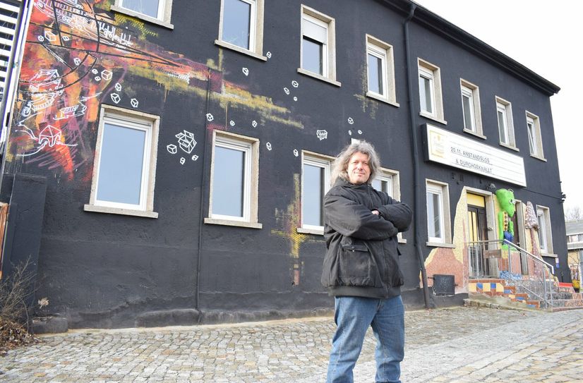 Im Eastclub Bischofswerda an der Neustädter Straße geht es im Mai wieder heiß her. Clubchef Heiko Düring freut sich auf viele Gäste.