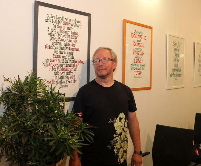 Ingo Schiege während der Ausstellungseröffnung in Lübben. Foto: Landkreis Dahme-Spreewald