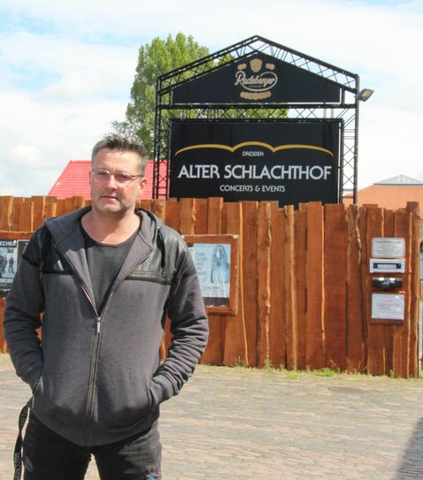 "Wir waren die Ersten, denen der Stecker gezogen wurde und wir werden die Letzten sein, die wieder ans Netz dürfen", kritisiert Konzertveranstalter Rodney Aust. Foto: Pönisch