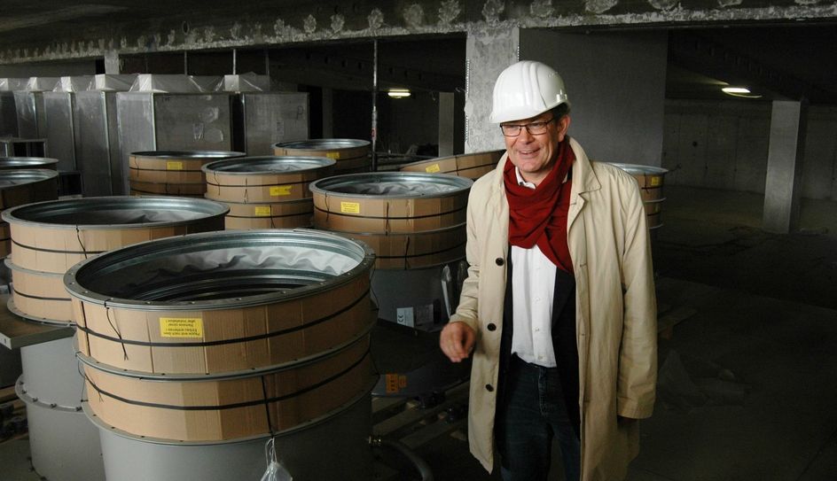 Projektleiter Thomas Puls hat Grund zum Lachen. Der Umbau des Kulturpalastes läuft nach Plan. Fotos: Pohl