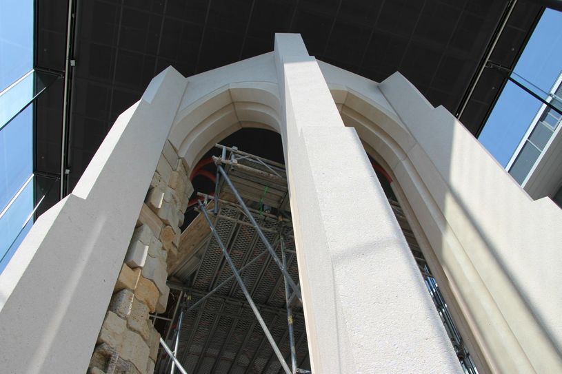 Die Busmannkapelle war früher Teil der Sophienkirche. Am 13. und 14. Februar 1945 brannte das Gotteshaus aus. Die Ruine wurde 1963 unter Widerstand abgerissen. Foto: Schramm