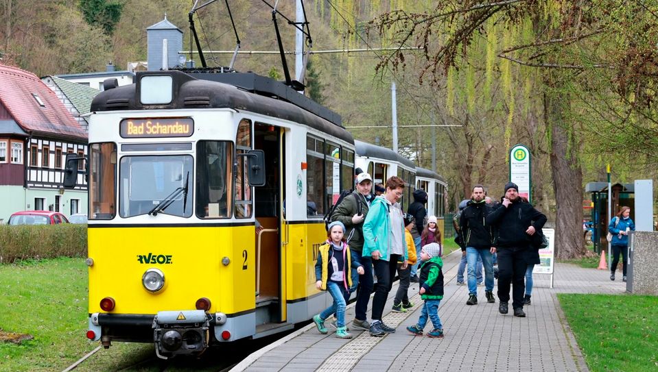 In der Kirnitzschtalbahn herrscht wieder reger Be
trieb.