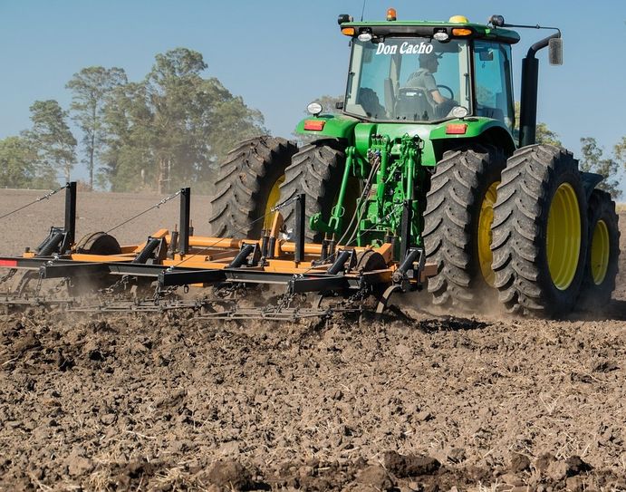 Die veränderten Bodenrichtwerte treffen vor allem die Landwirtschaft im Elbe-Elster-Kreis.