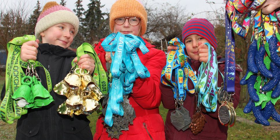 Besondere Medaillen in Form einer Glocke, einer Schneeflocke, einer Weinrebe oder einer Gurke zeichnen die Läufe des Lausitzer-Sportevents e.V. aus.