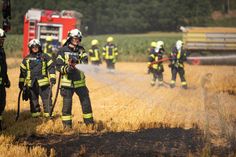 Die Kameraden der Freiwilligen Feuerwehr konnten das Feuer schnell unter Kontrolle bringen.