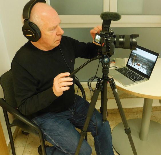 Für Manfred Hennig bedeutet das Filmemachen doppeltes Glück. Einerseits, so viele verschiedene Momente zu erleben und andererseits, mit guten Filmen Kulturgüter aus unserer Region zu erhalten.