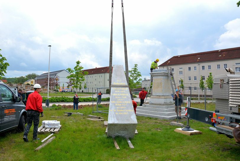 Der Transport des Denkmals wie auch die Materialbeschaffung aus den 500 Jahre alten Schlesischen Marmor- und Granitbergwerken klappten bestens. Foto: Bogott