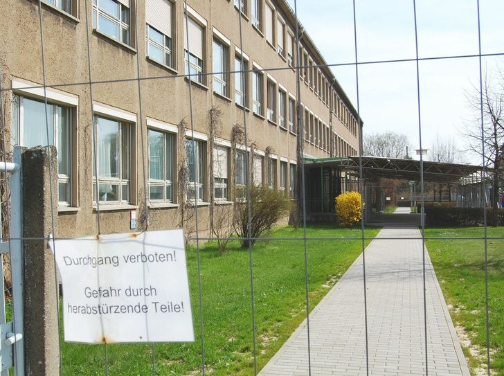 Seit Jahren lernen die Schüler der Oberschule am Merzdorfer Park mit einem Baustellen-Notlösung-Übergangsprovisorium. Foto: Farrar