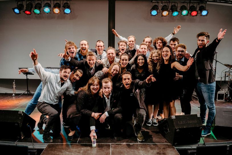 Die OE (Orientierungseinheit) des Mediziner-Kabaretts der Berliner Charité bringt in diesem Jahr die Rekordteilnehmerzahl von 27 medizinischen Erstsemestlern auf die Bühne. Foto: Festival