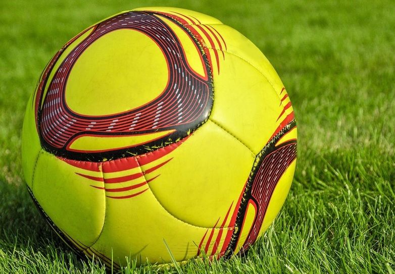 In Klettwitz rollt am Samstag der Fußball.