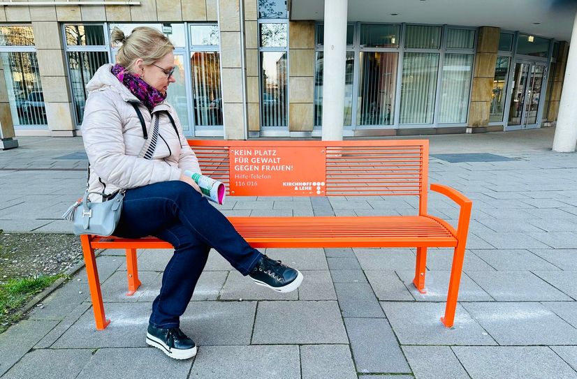Antje Ullmann findet die symbolische Bank gut.