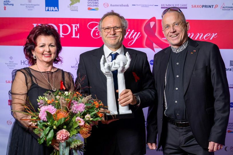 Viola Klein, Prof. Mark Cotton und Pfarrer Stefan Hippler (v.l.). Fotos: Michael Schmidt
