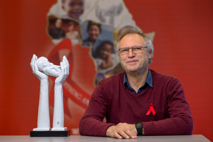 Prof. Mark Cotton gilt als Pionier bei der Erforschung von HIV und Aids bei Kindern. Am 30. Oktober wurde er für seine langjährige Leistung mit dem Hope Awad geehrt.
