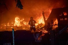 Die Gartenlaube am Lupinenweg in Bischofswerda brannte lichterloh.