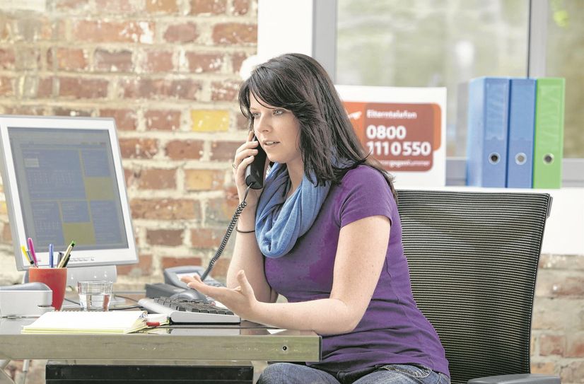 Der Kinderschutzbund sucht neue Telefonberater.   
 Foto: Nummer gegen Kummer e.V. / Claus Langer