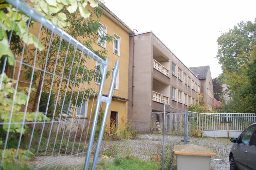 Das Areal des alten Krankenhauses in Pirna ist in einem jämmerlichen Zustand.                                             Foto: Wo