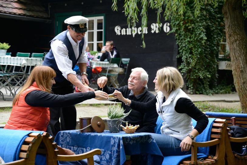 Passend zur Kahnfahrt: Spreewaldgurken. Foto: Spreewald-Touristinformation Lübbenau e.V./Silvano Procopius
