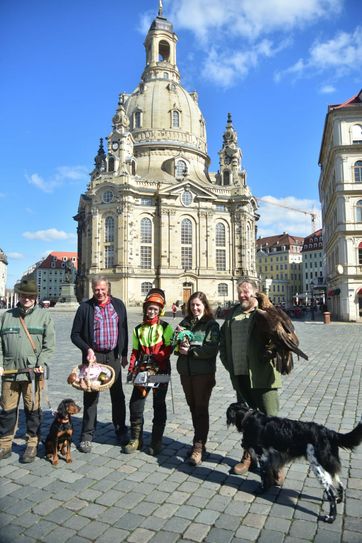 Werbung in eigener Sache für den Waldmarkt Mitte Mai. Fotos: Mike Schiller
