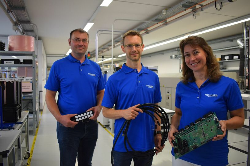 Matthias Lorenz (links), Peter Mitlöhner und Ivette Werner sind mit dem Unternehmen gewachsen. Foto: spa