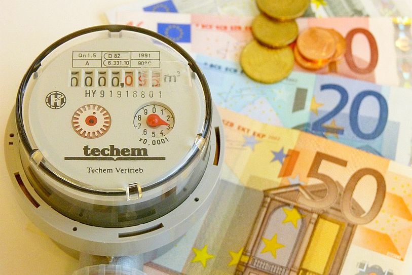 Nur mit regelmäßigen Kontrollen der Betriebskostenabrechnungen kommt man Kostenfallen auf die Spur. Fotos: VSZ