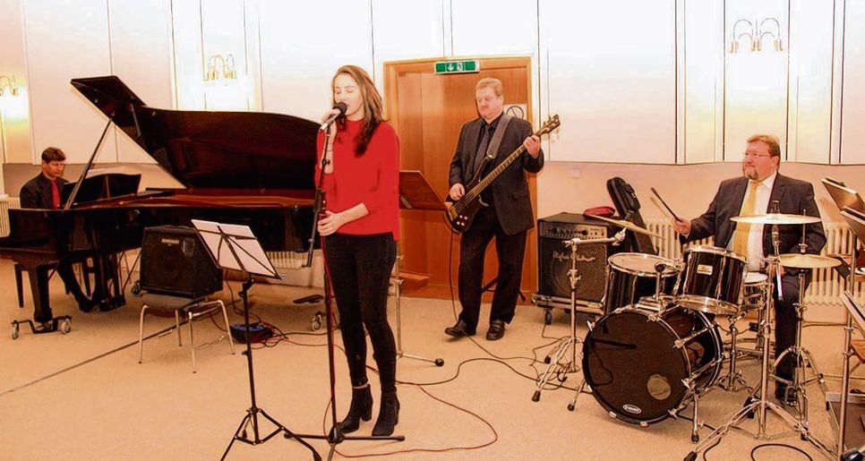Lea Wilhelm und die Band „Modern groove“.