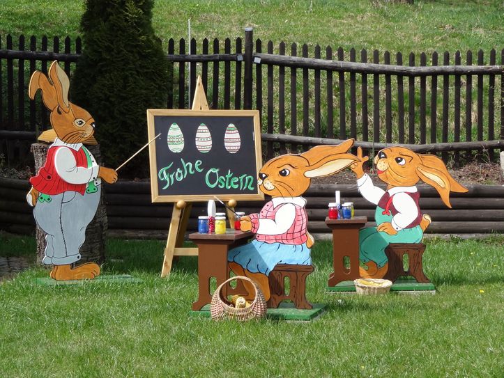 Auch Osterhasen müssen die Schulbank drücken!  Foto: Förster