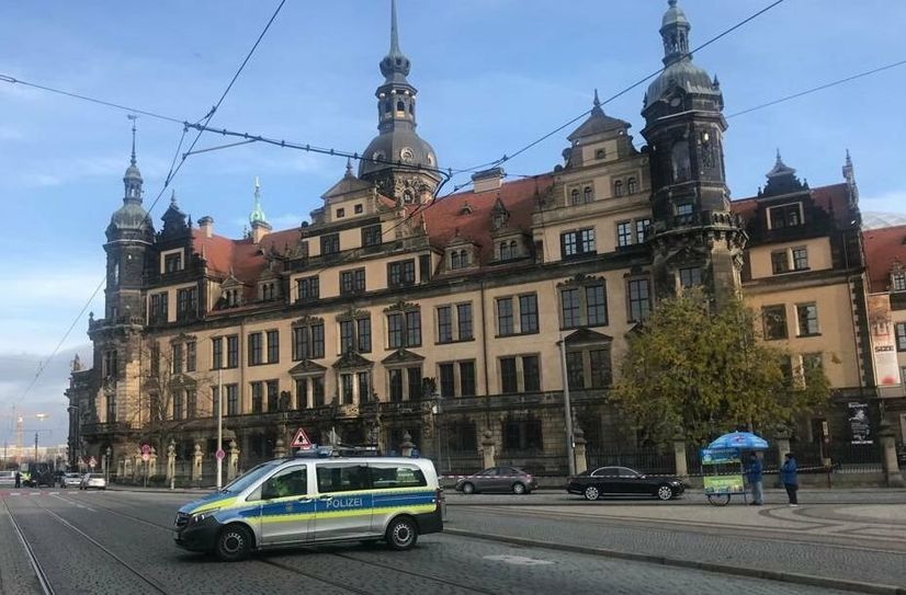 Am 25. November 2019 waren Unbekannte in das Historische Grüne Gewölbe eingebrochen und hatten aus einer Vitrine hochwertige Schmuckstücke gestohlen.