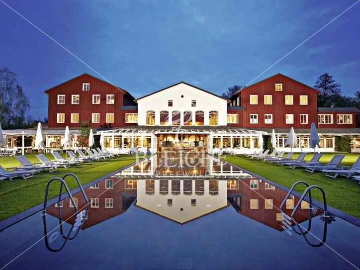 Die Landtherme mit Außenpool.  Foto: Bleiche Resort & Spa