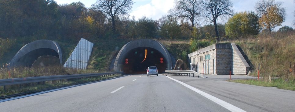 Im Tunnel Königshainer Berge stehen 2023/2024 umfangreiche Sanierungsarbeiten an. Foto: T. Keil