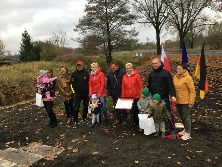 Auch in Brody soll die beliebte Aktion nun den Eltern und kleinen neuen Erdenbürgern eine Freude machen und zeigen: Hier sind eure Wurzeln. Die eigene Rose steht dabei symbolisch für Identität und Heimatgefühl. Foto: Gemeinde Brody