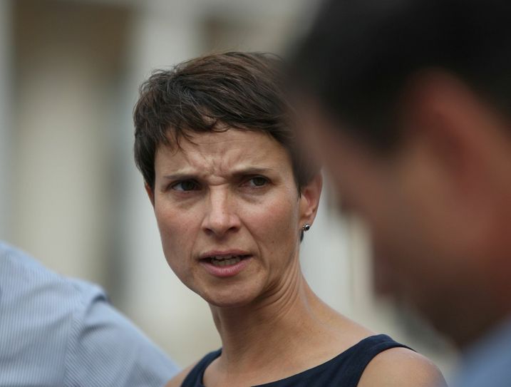 Frauke Petry begräbt ihr Projekt die "Blaue Partei". Ihr Bundestagsmandat will sie weiterhin wahrnehmen. Foto: D. Förster