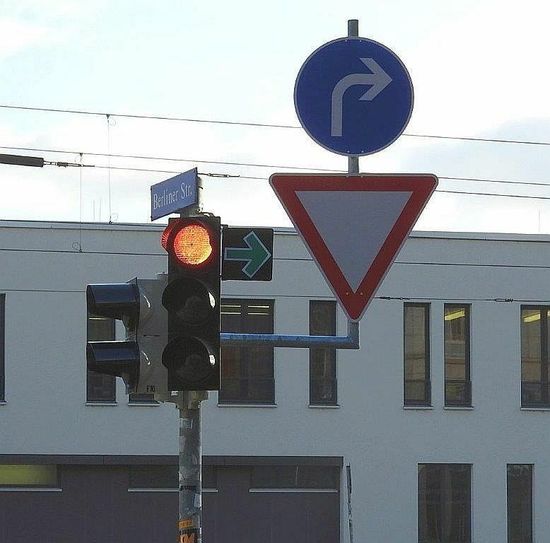 Da isser wieder, der Grüne Pfeil. Mal schauen wie lange... Foto: Pönisch