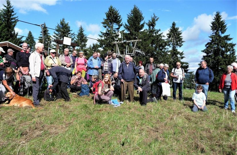 Gruppenfoto der Teilnehmer auf dem 846 m hohen Hemmschuh.