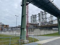 Destilationskolonne im Wacker-Chemiewerk.
