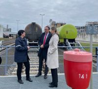 Eigene Werksgleise sichern den Transport über Bahn, Laster und teils noch Schiffe.