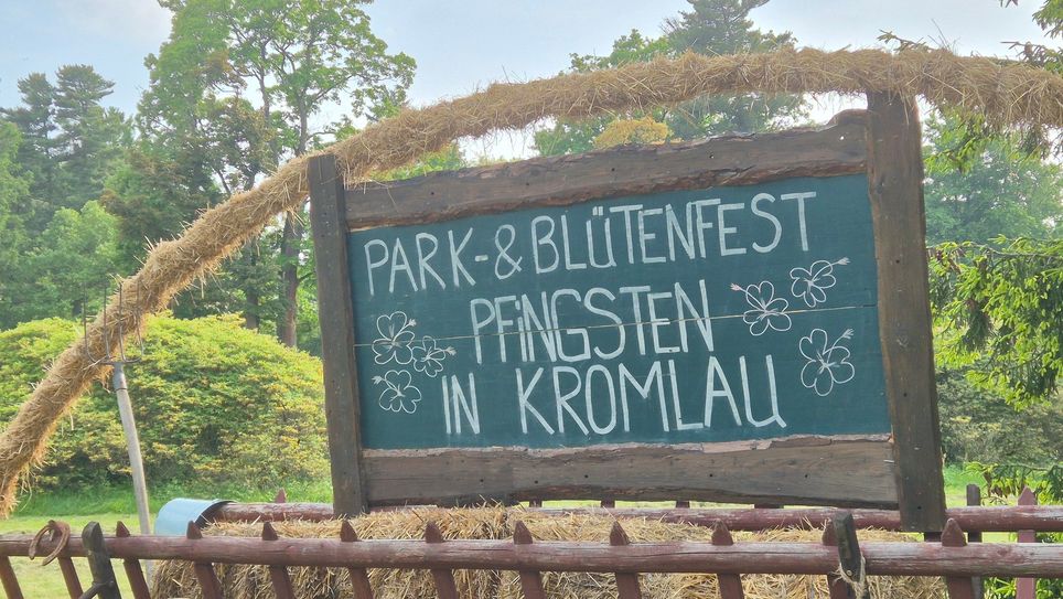 Jahr für Jahr strömen bis zu 20.000 Besucher zum Park- und Blütenfest nach Kromlau.