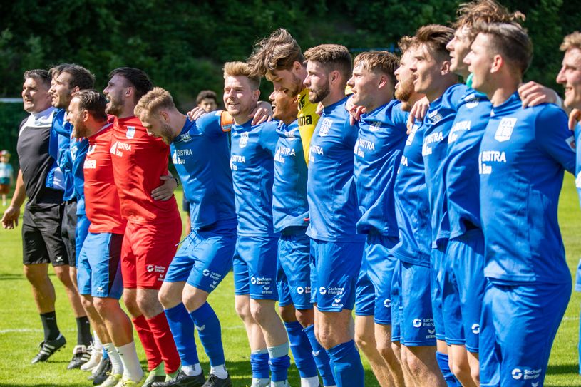 Können die Fußballer aus Bischofswerda den Einzug ins Halbfinale feiern? Am 18. November steht das Spiel gegen Rabenstein an.