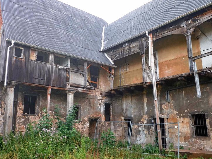 ...und die Ruine desselben Gebäudes vor einigen Jahren. Fotos: Förster/PR