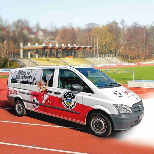 Dank der Unterstützung von Bautzener Firmen kann der Fahrservice auch in dieser Saison rollen und Kinder regelmäßig zum Training bringen. (Foto: pm)