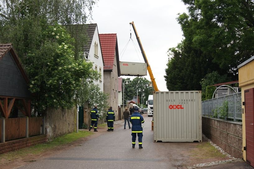Container zur Rettung des Hausstandes – Bilder wie dieses aus 2013 soll es in Brockwitz nicht mehr geben. Foto: Stadt Coswig