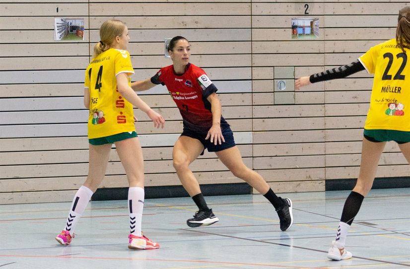 Athina Vasileadou (Mitte) bleibt nach ihrer schweren Verletzung beim VfL Meißen und wird Teil des Trainerteams.