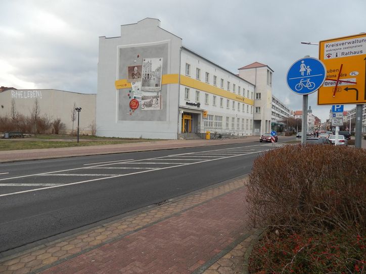 Die Deutsche Post wird ab dem 19. Juni das bisherige Postbank Finanzcenter mit einer neuen Partner-Filiale in der Berliner Straße 7 ersetzen. Foto: Dany Dawid