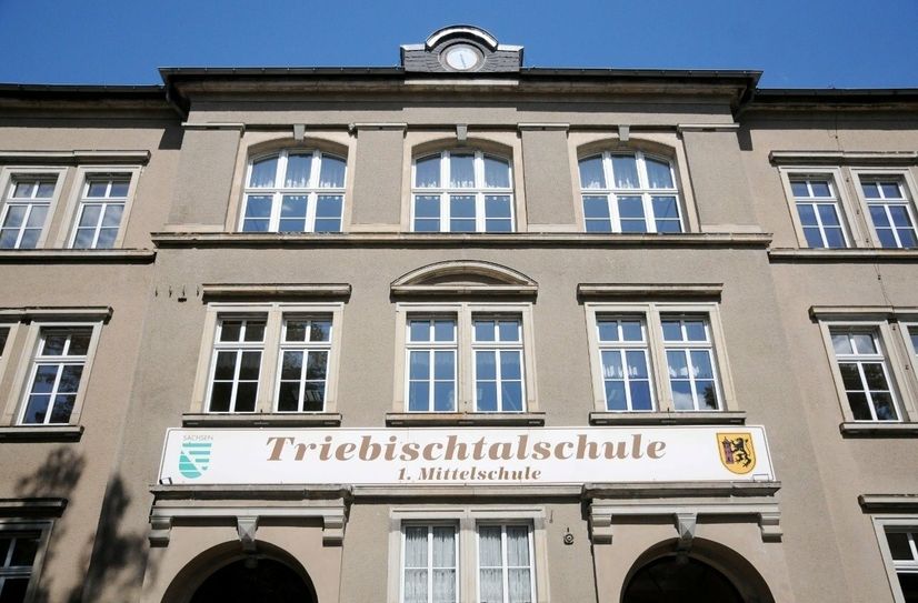 Die Triebischtalschule bekommt ein neues Dach, Sonnenschutz- und Akustikmaßnahmen.