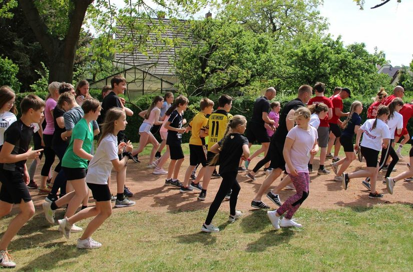 Beim Spendenlauf 2022 kamen knapp 10.000 Euro zusammen.