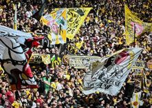 Die Fans feierten ausgelassen den Aufstieg - jetzt stehen die nächsten Heimspiele an.