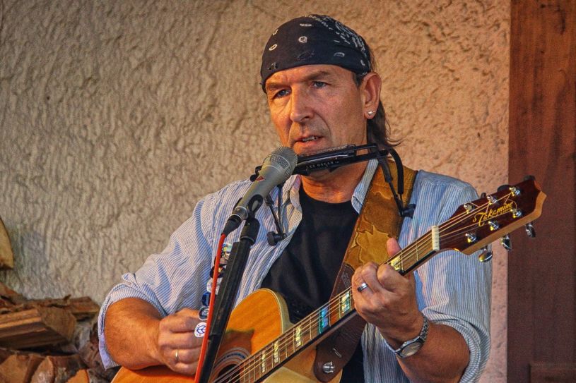 Handgemachte Musik mit Andreas Schirneck.
